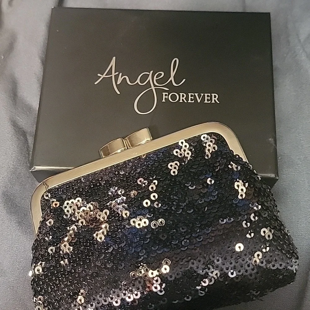 Victoria’s Secret Black and Silver Sequin Coin Purse Angel Forever New in Box - Picture 1 of 4